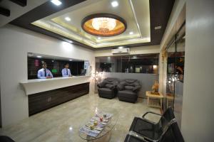 Khu vực ghế ngồi tại Hotel Radhe Krishna