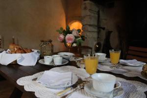 Opțiuni de mic dejun disponibile oaspeților de la Château de Mayragues