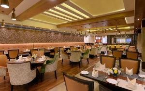 Εστιατόριο ή άλλο μέρος για φαγητό στο Glenview Resort Kasauli, a member of Radisson Individuals