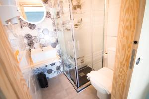 Un baño de Pension Restaurante Casa Camiño
