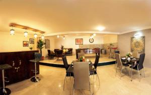 Posezení v ubytování Aparthotel Les Oliviers Suites & Spa
