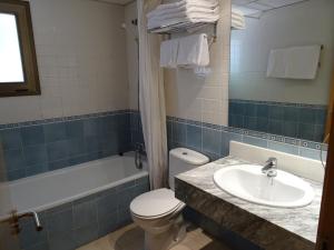 Kúpeľňa v ubytovaní Apartamentos Selvapark + 9 fotografií