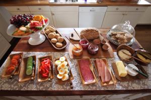 Toit of the bed and breakfast aladel või selle läheduses