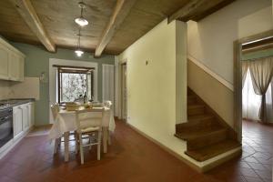 A kitchen or kitchenette at Casa Pescaglia