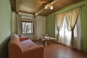 A seating area at Casa Pescaglia