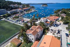 Ảnh trong thư viện ảnh của Apartments Villa Domus Marini ở Hvar