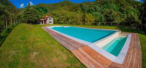 The swimming pool at or close to Casa Pescaglia