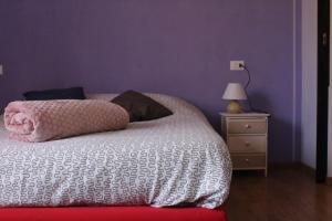 Katil atau katil-katil dalam bilik di Room & Bike shuttle tour