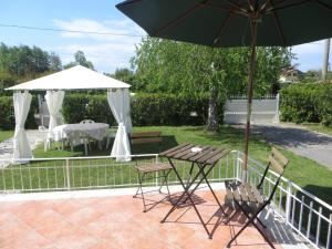 A garden outside La Mimosa Chic