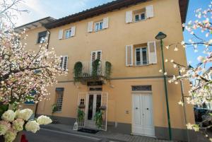 Galeriebild der Unterkunft White Apartment in Forte dei Marmi