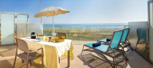 Gallery image of Apartamentos Voramar in Castelldefels