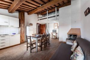Kuchyň nebo kuchyňský kout v ubytování Antonella House -Podere della Collina