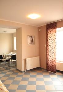 Posedenie v ubytovaní Góry Sowie - Apartament na parterze z parkingiem