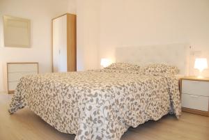 Krevet ili kreveti u jedinici u objektu Apartamento Nordico , Cambrils Puerto con Parking