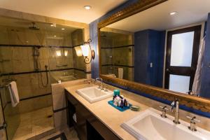 Phòng tắm tại Princess Mundo Imperial Riviera Diamante Acapulco +176 ảnh