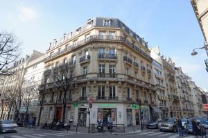Afbeelding uit fotogalerij van Luxe Apartment 165m2 8pers Victor Hugo trocadero foch Champs Elysées in Parijs