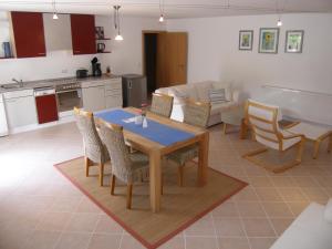 Kuchyň nebo kuchyňský kout v ubytování Ferienwohnung Stettfeld