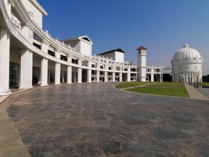 Gallery image of Amanora The Fern Hotels & Club in Pune