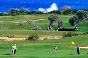 Golf v rezortu nebo okolí