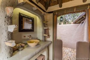 Safari Lodge - Amakhala Game Reserve的休息区