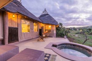 Safari Lodge - Amakhala Game Reserve内部或周边的泳池