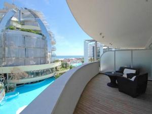 Бассейн в Hotel Premier & Suites - Premier Resort или поблизости