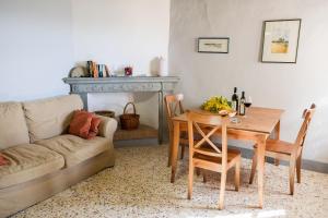 Istumisnurk majutusasutuses Borgo Poneta
