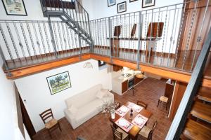 A seating area at Serravalle Relais & Country Villa with private pool - Esclusive use