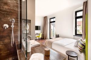 Postel nebo postele na pokoji v ubytování Lux 11 Berlin-Mitte