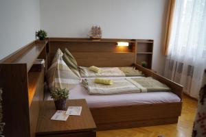 Postel nebo postele na pokoji v ubytování Sophie's Guesthouse