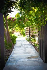Foto da galeria de Julipapas Gardens em Pafos