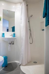 Koupelna v ubytování For Students Only Fitzroy Court in Luton