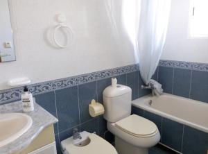 Kúpeľňa v ubytovaní Apartamentos Arenales Del Sol III