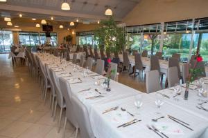 Restaurace v ubytování Hôtel Aster Restaurant Aux Arcades