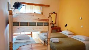 Двуетажно легло или двуетажни легла в стая в Hotel Galaxias