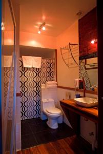 A bathroom at Hotel Latitud 33º Sur