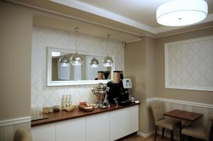 Príslušenstvo na prípravu kávy alebo čaju v ubytovaní Apartamenty Międzyzdroje