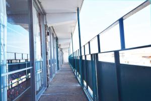Balkón nebo terasa v ubytování Skyview Manor Motel