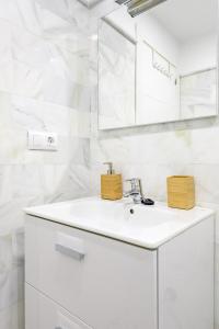 A kitchen or kitchenette at Apartamento Garcia Lorca III