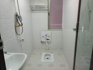 Bilik mandi di Dihao Hostel North Railway Station