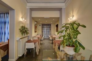 Posedenie v ubytovaní Hotel Universo