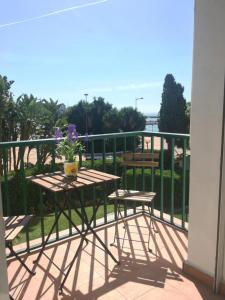 Balkon lub taras w obiekcie Impresionante Loft En Puerto Banus A Pie De Playa
