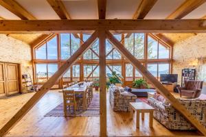 Posezení v ubytování Carpathian Log Home