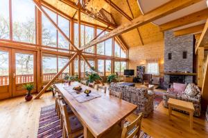 Posezení v ubytování Carpathian Log Home