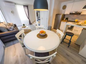 Kuchyň nebo kuchyňský kout v ubytování Navis Luxury Apartments