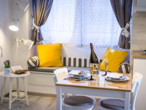 Nápoje v ubytování Navis Luxury Apartments + 24 fotografií