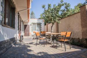 Patio nebo venkovní prostory v ubytování Guest House Montreal