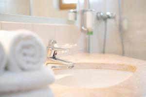 Kúpeľňa v ubytovaní Hotel Gasthof Zum Kirchenwirt