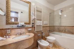 Koupelna v ubytování Hotel Ca' dei Conti