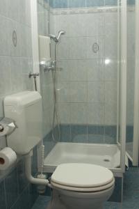 Kúpeľňa v ubytovaní Pető Apartman
